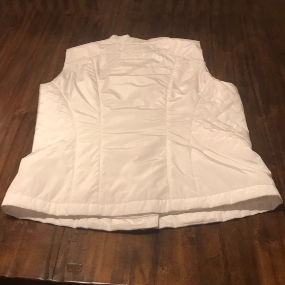 Annika Cutter & Buck vest - Picture 4 of 7